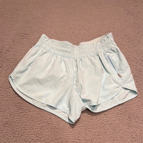 Lululemon Tracker Short V *4"
Blue Glow Light Blue Women's Shorts size 10 - Picture 2 of 6